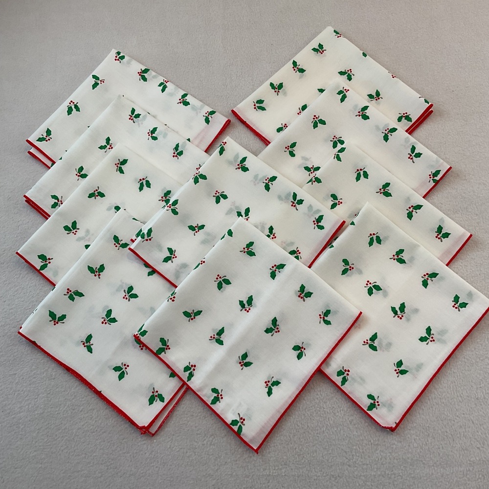 Vintage Lillian Vernon Christmas Holly Napkins Set of 10 White Red Green 1984